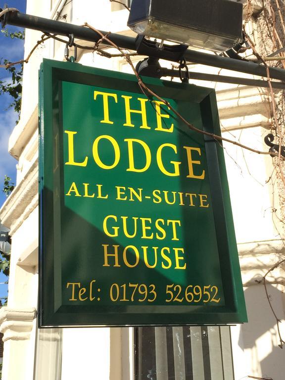 The Lodge Свіндон Екстер'єр фото